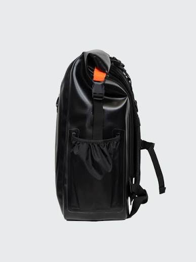 Finisterre- Drift 30L Backpack Black